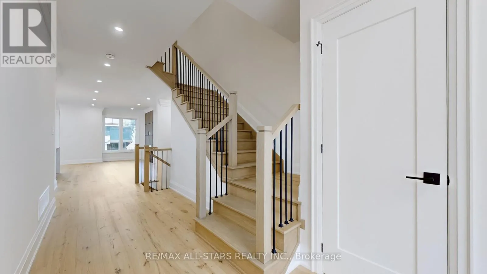 48 THIRD AVENUE S