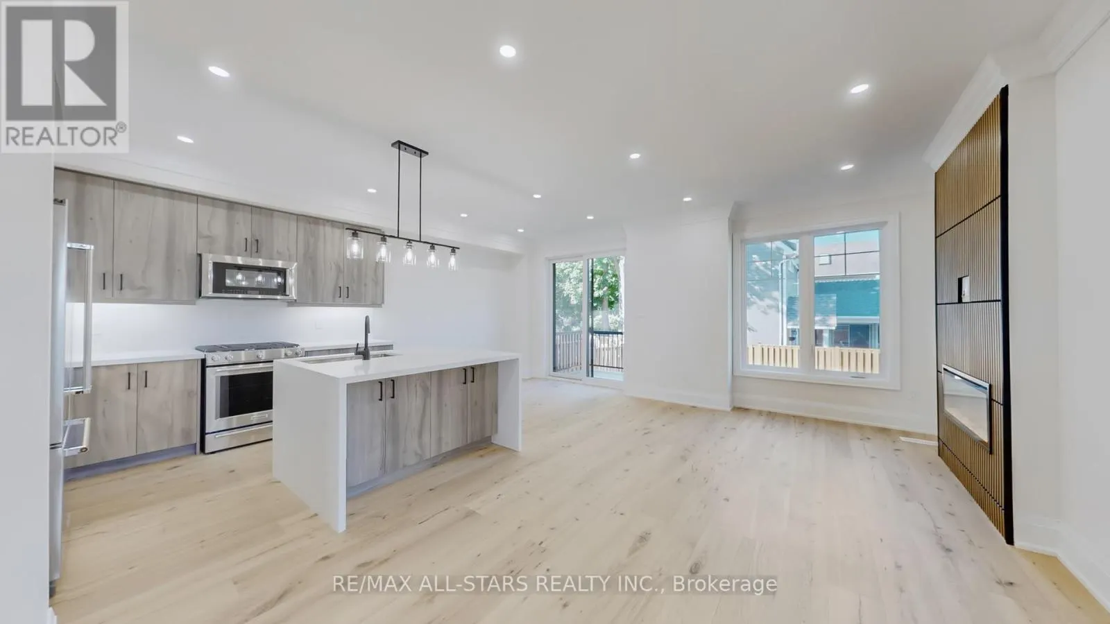 48 THIRD AVENUE S