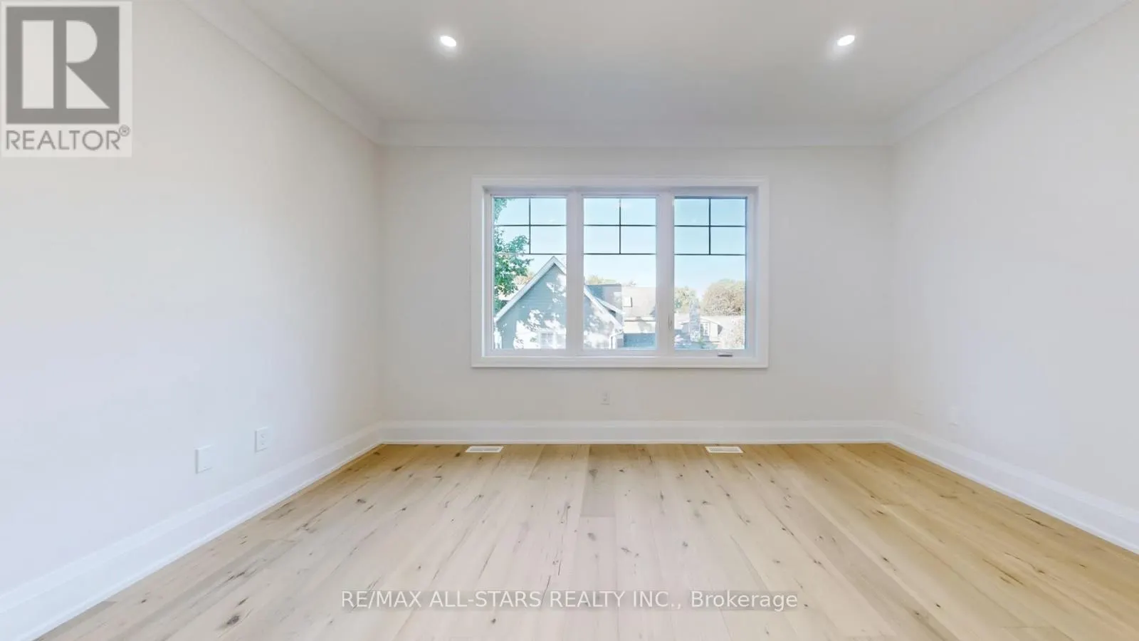 48 THIRD AVENUE S