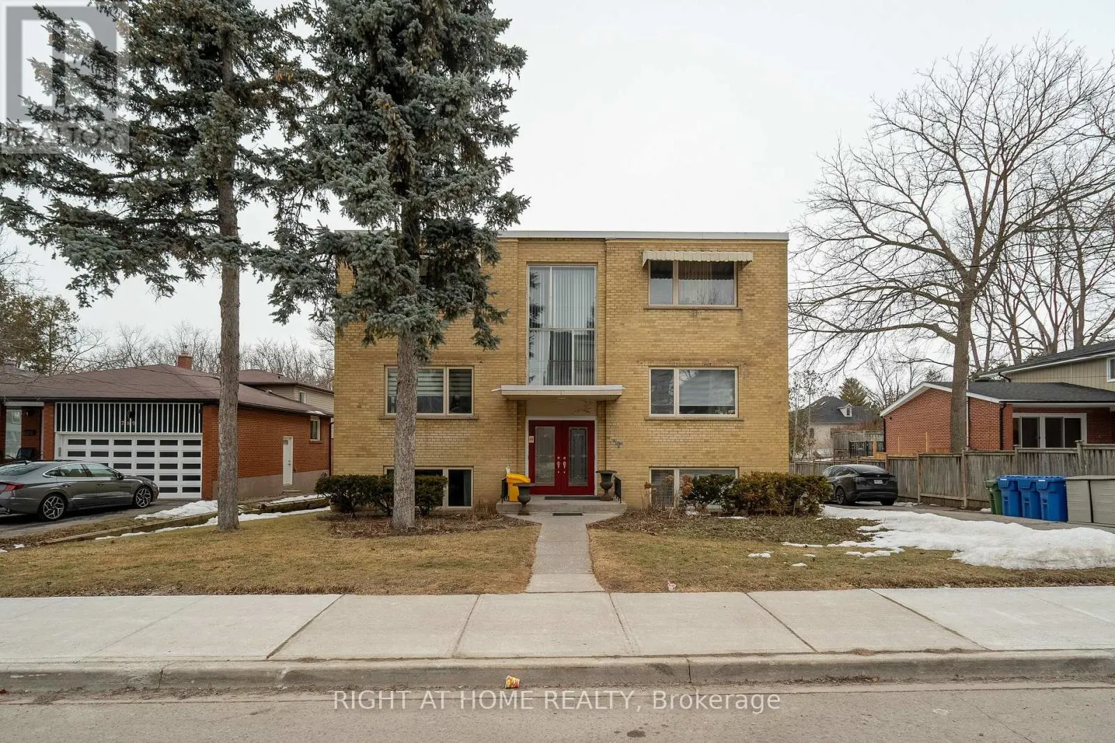 285 RICHMOND STREET S