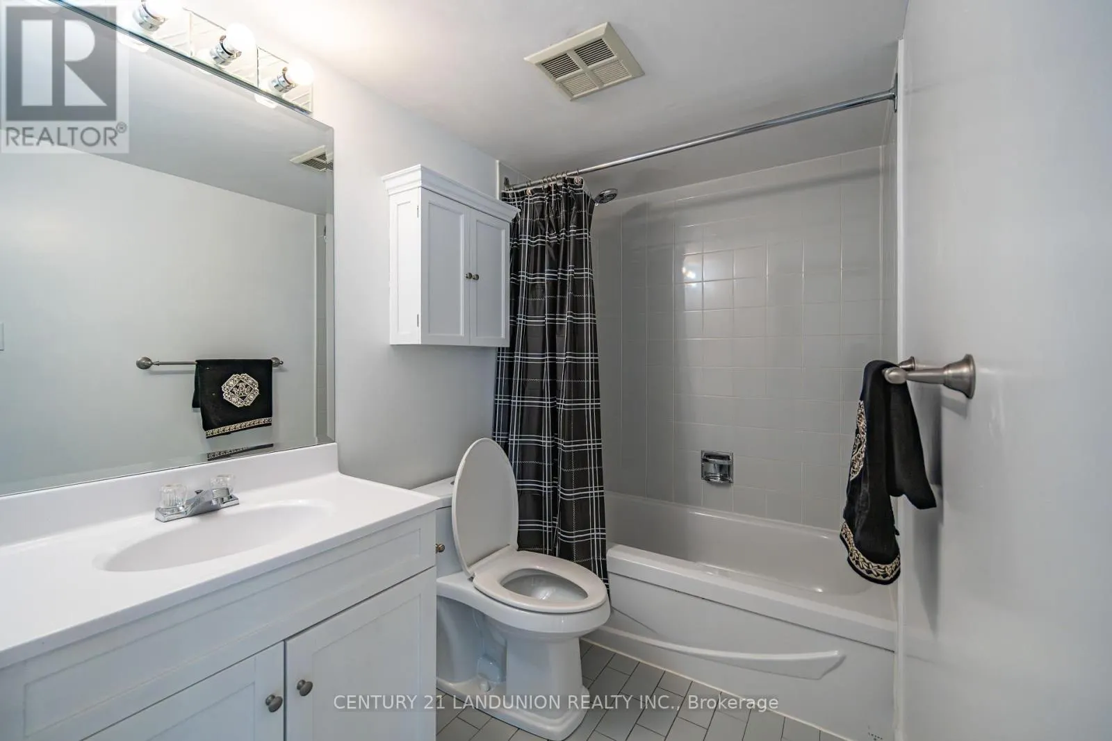 619 - 326 MAJOR MACKENZIE DRIVE E