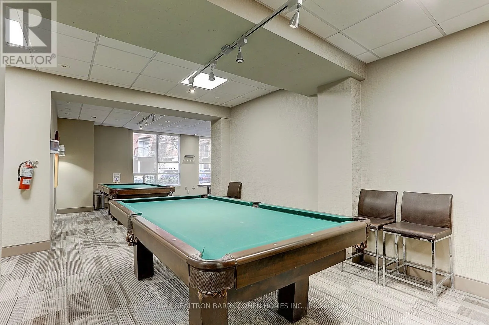 21 GALLERIA PARKWAY