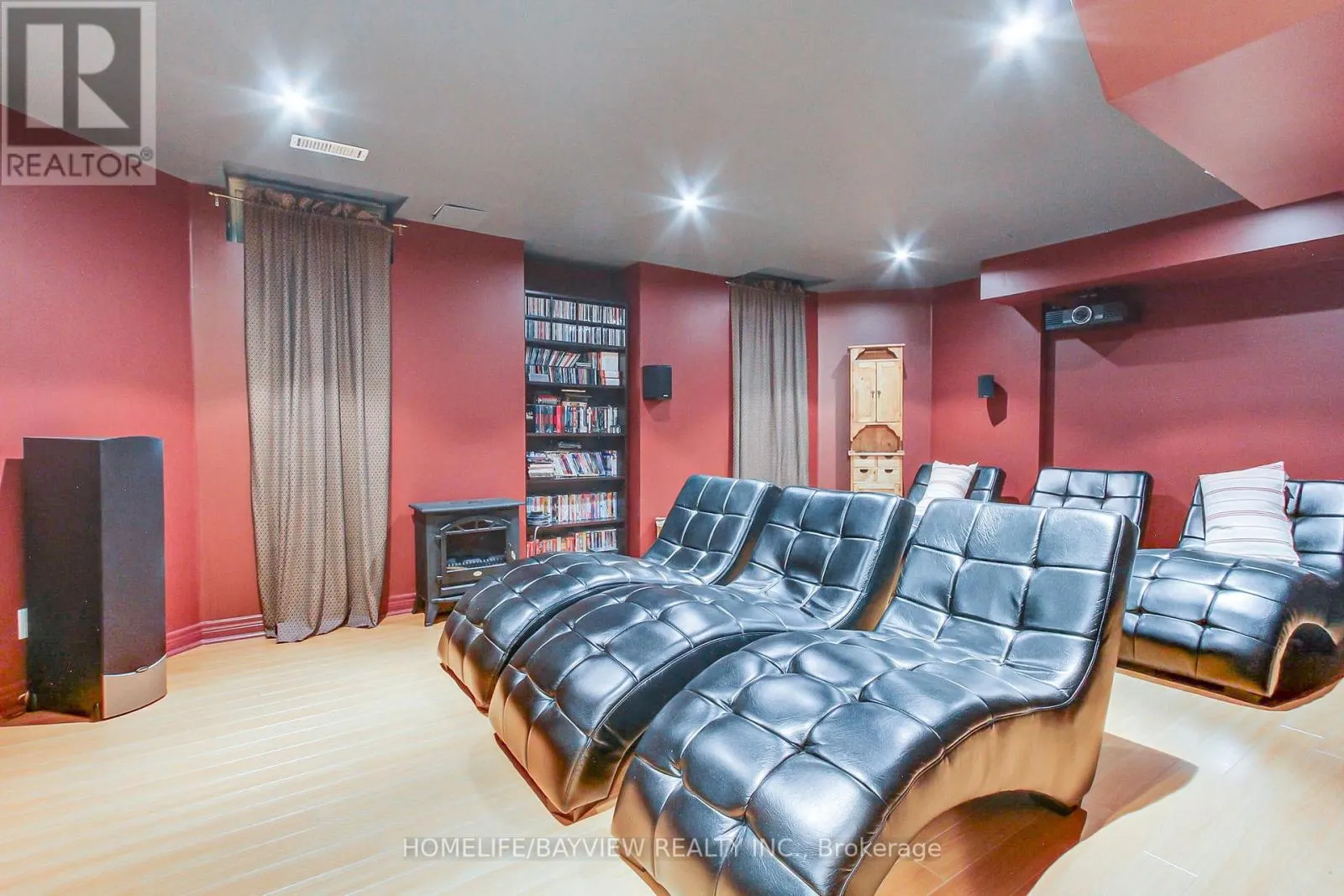 6 JAYLYNN COURT