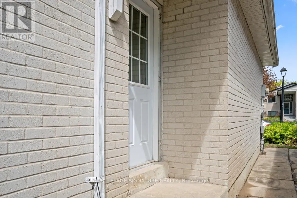 227 THOMS CRESCENT