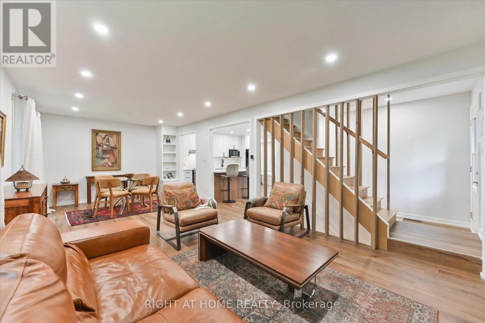 385 BORDEN AVENUE
