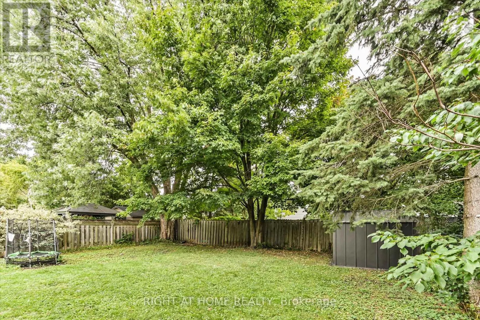 385 BORDEN AVENUE