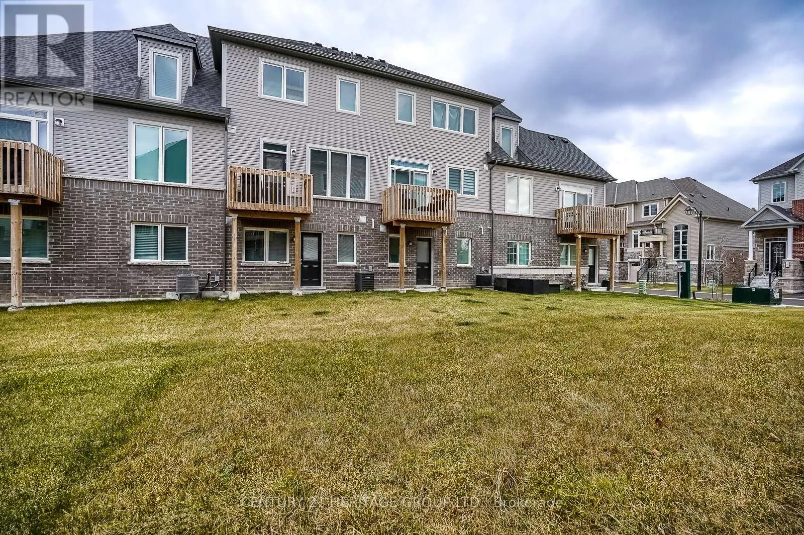 125 LYALL STOKES CIRCLE