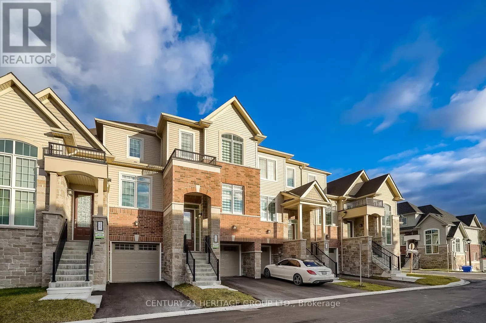 125 LYALL STOKES CIRCLE