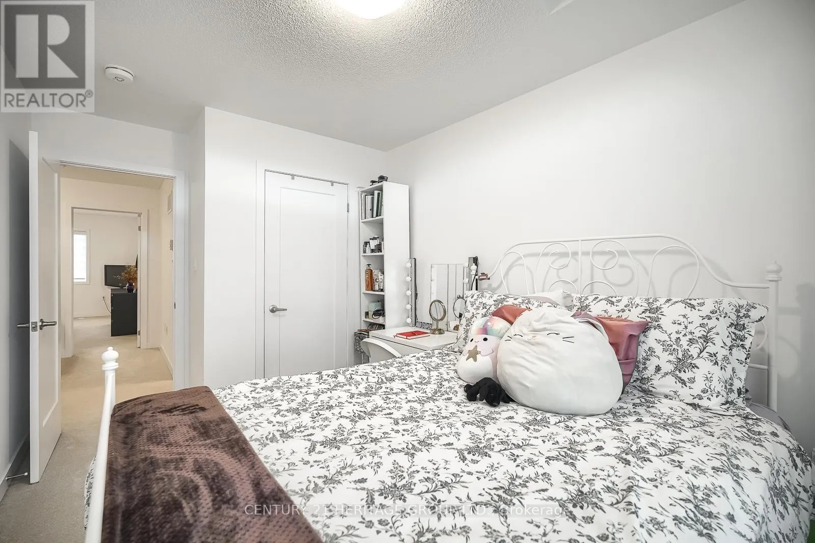 125 LYALL STOKES CIRCLE