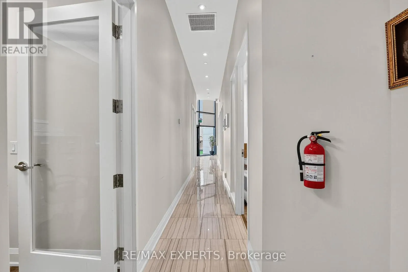 6 - 12 WOODSTREAM BOULEVARD