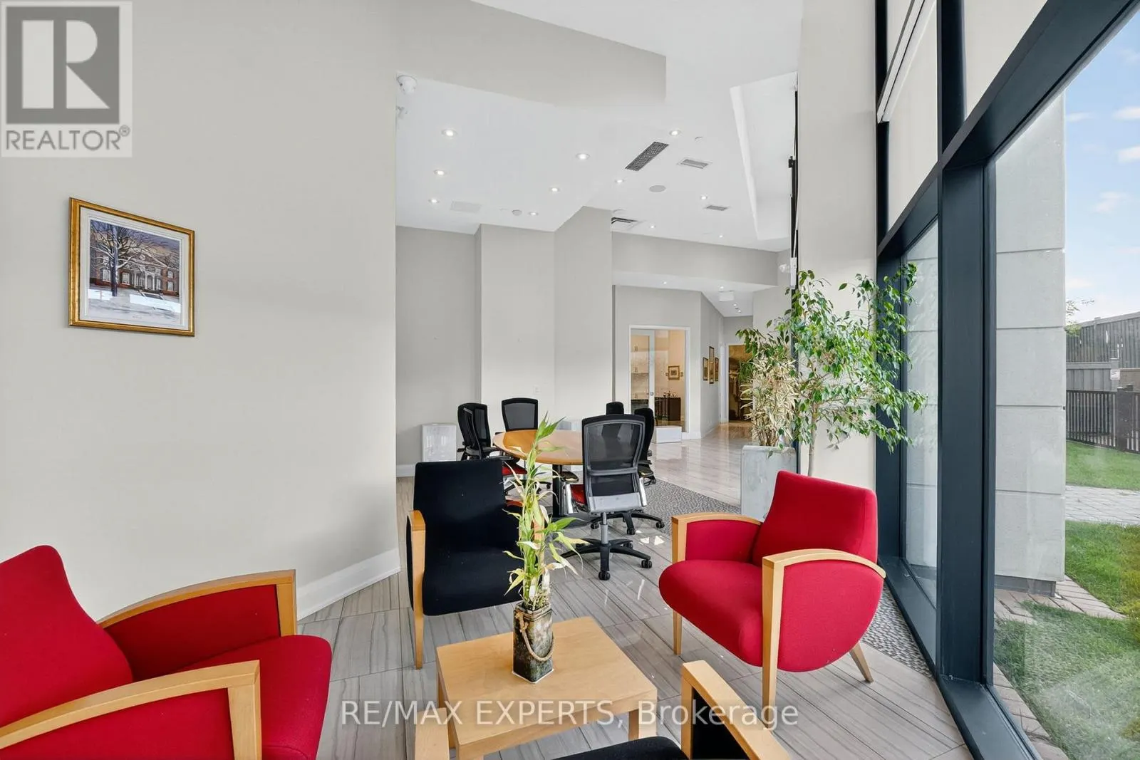6 - 12 WOODSTREAM BOULEVARD