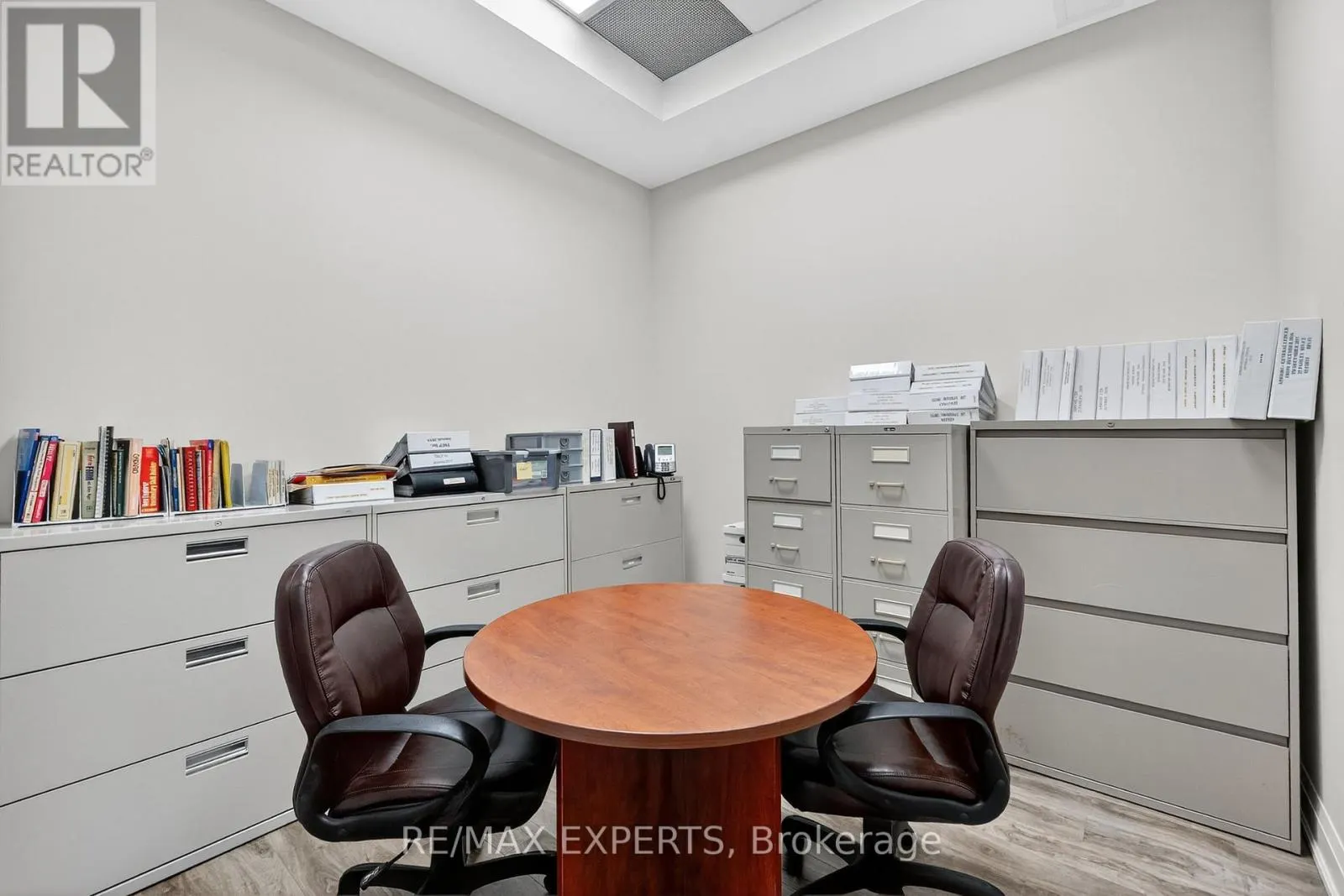 6 - 12 WOODSTREAM BOULEVARD