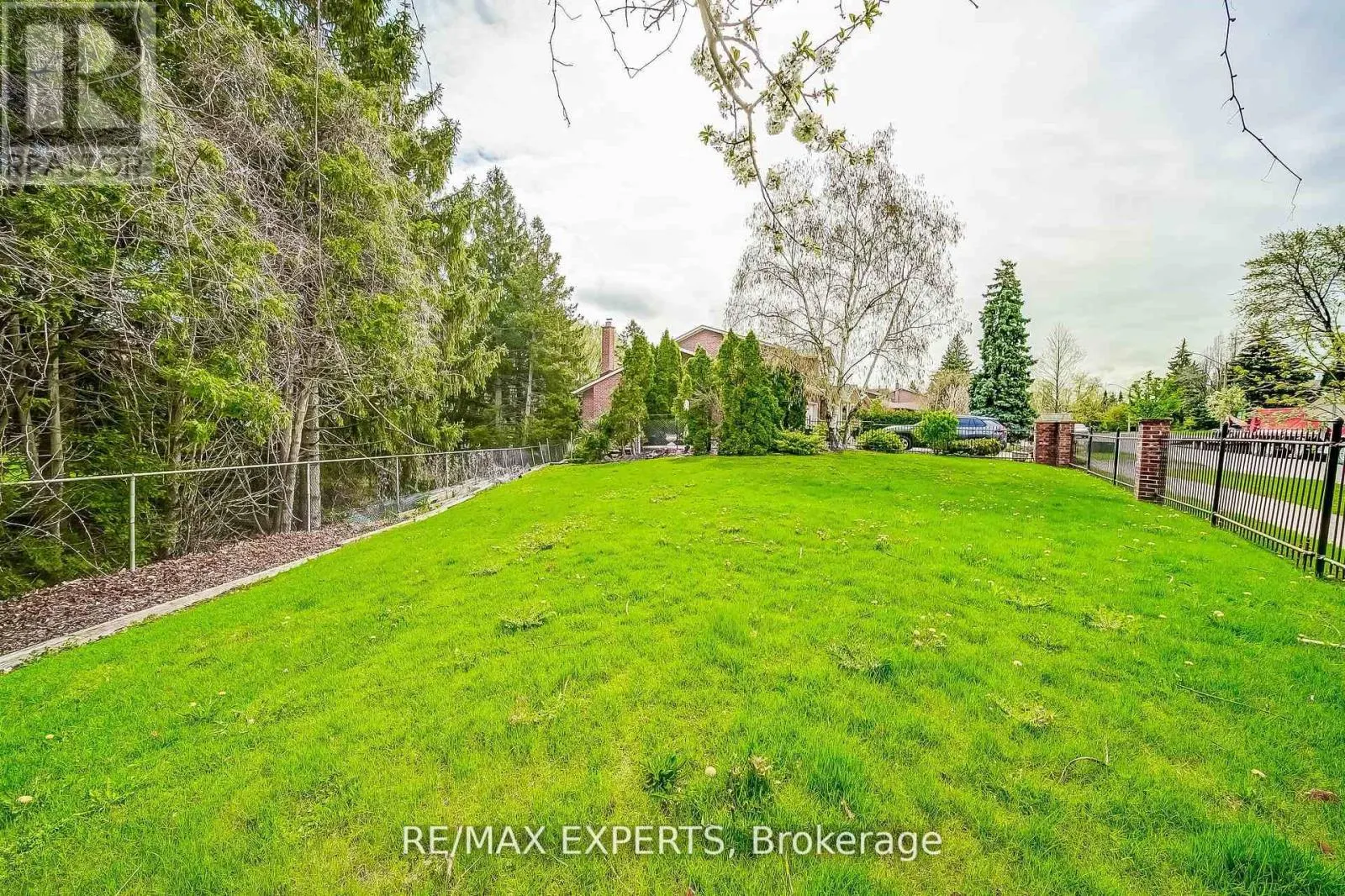 85 VILLA PARK DRIVE
