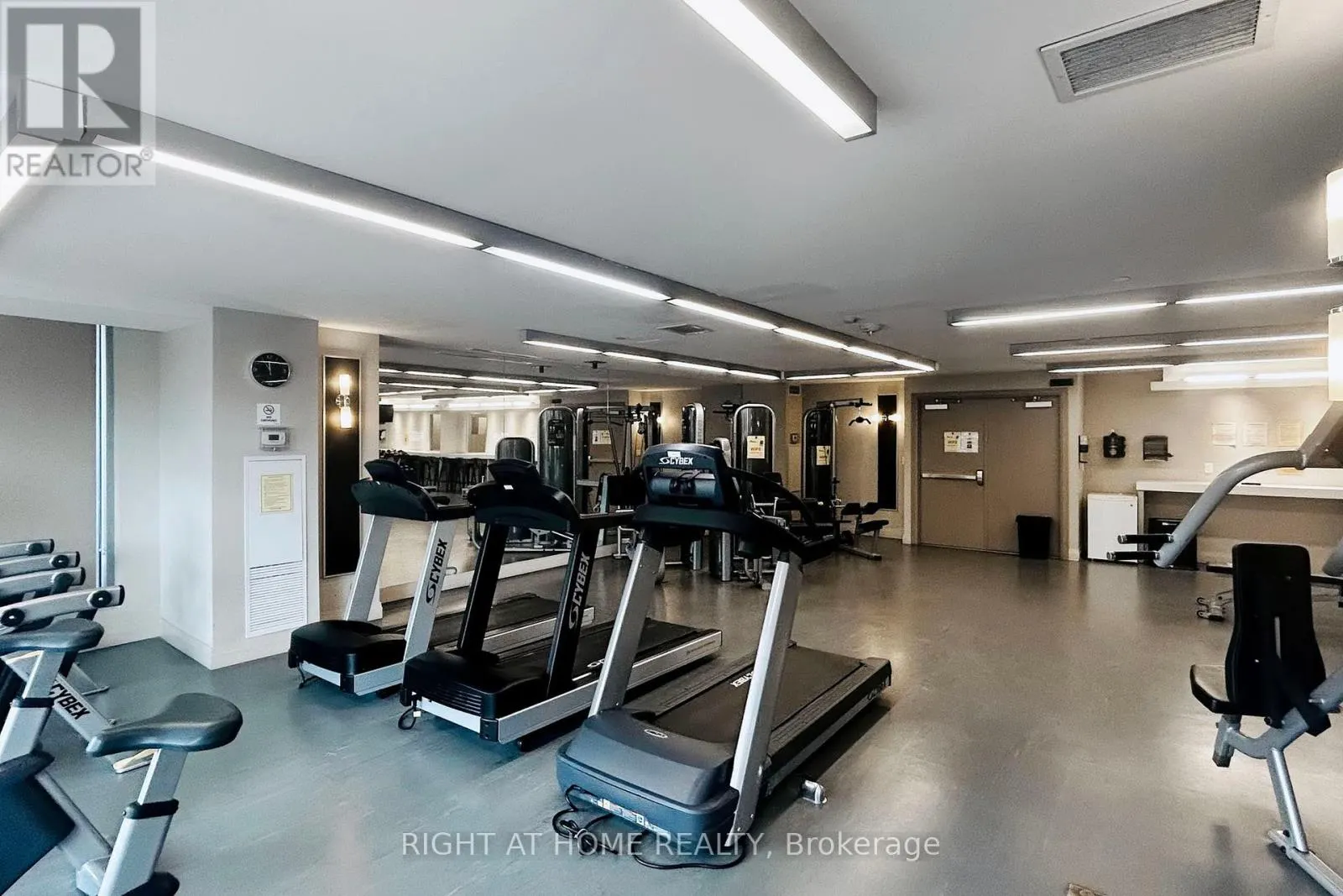 1609B - 9090 YONGE STREET
