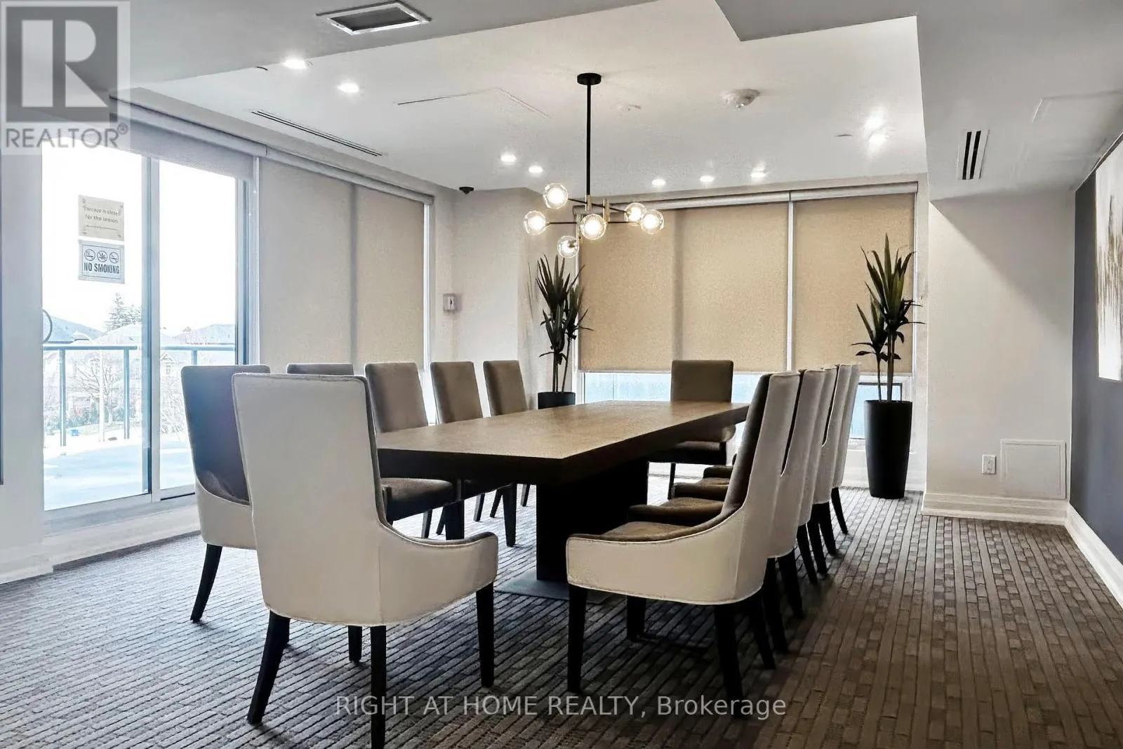1609B - 9090 YONGE STREET