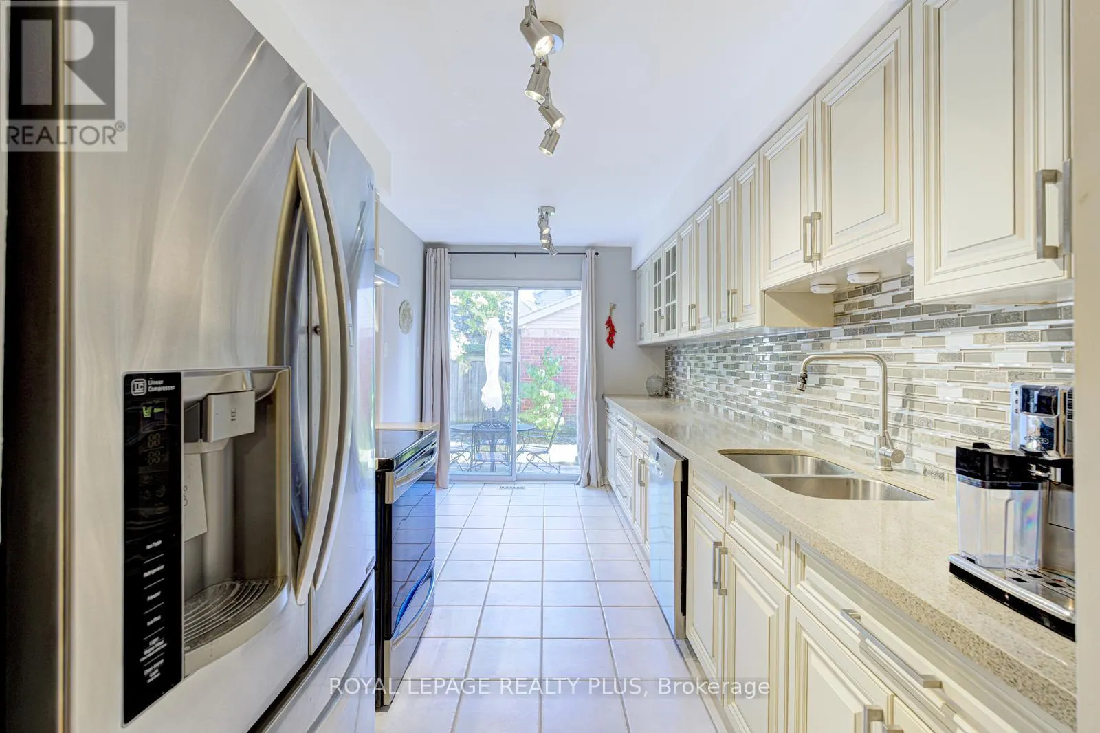767 PLAYTER CRESCENT