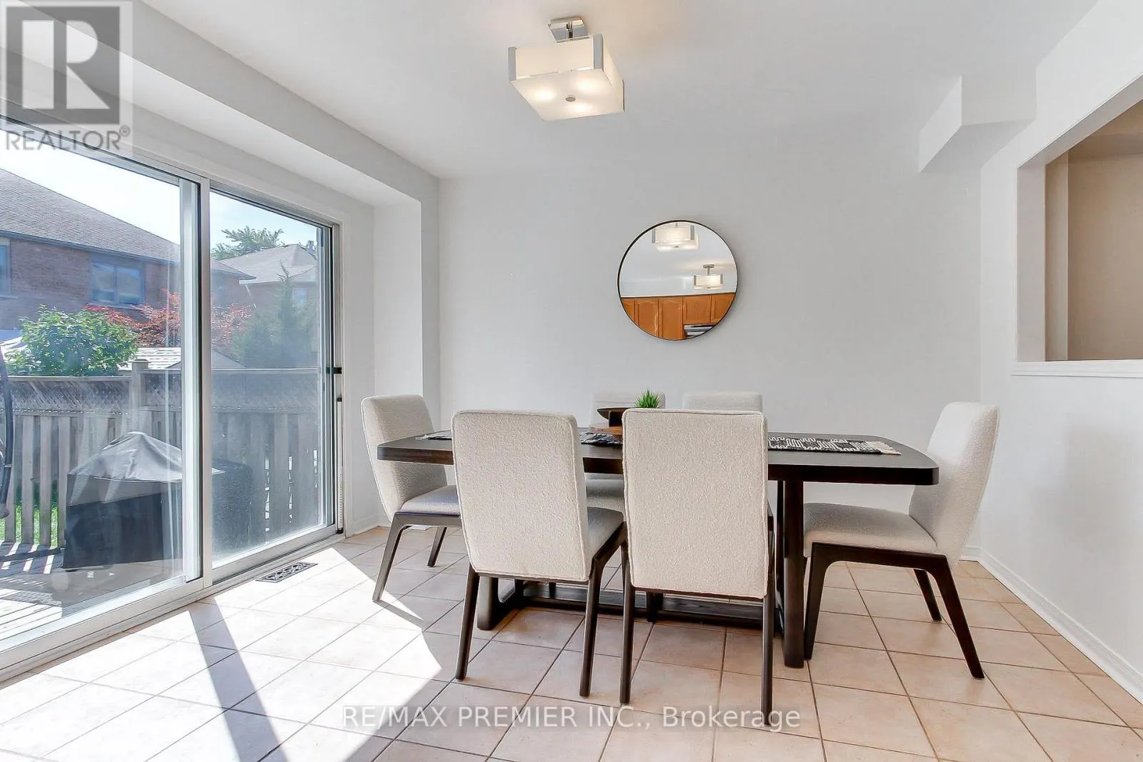 39 RONAN CRESCENT