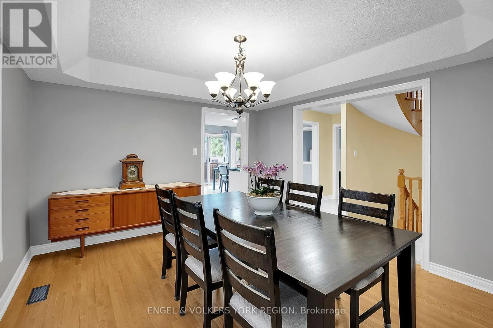24 TIMBER VALLEY AVENUE