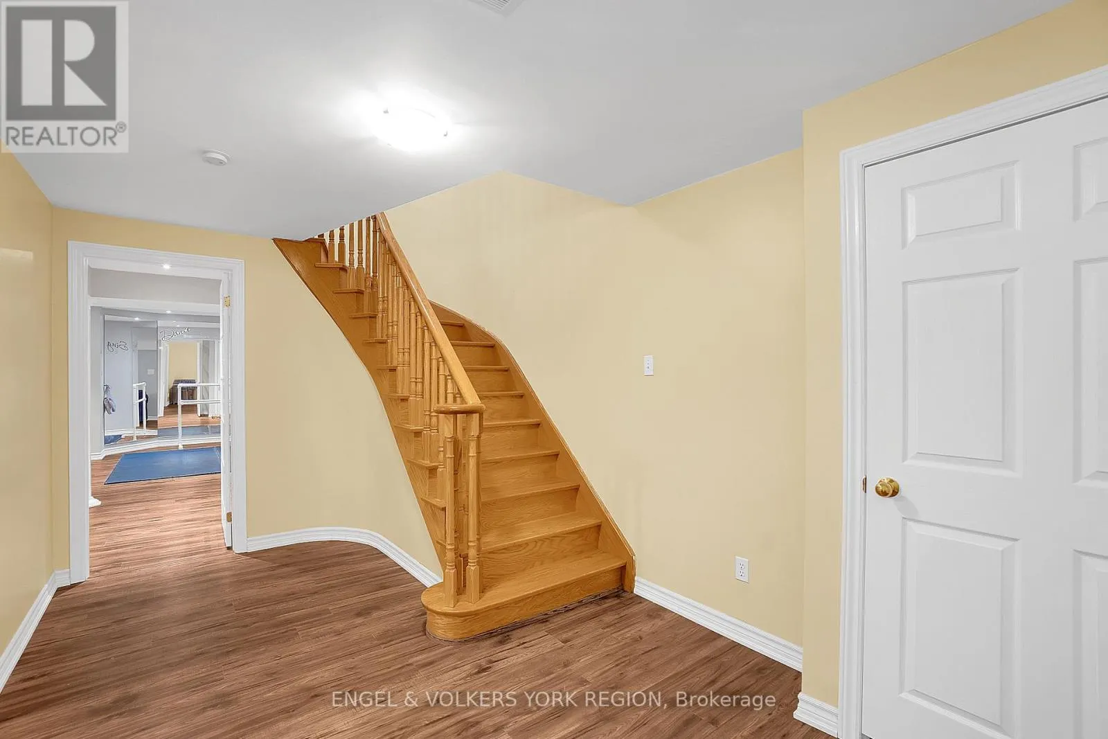 24 TIMBER VALLEY AVENUE