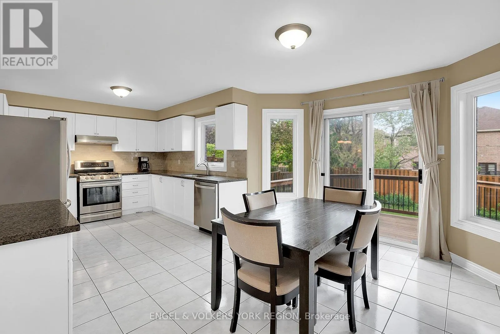 24 TIMBER VALLEY AVENUE