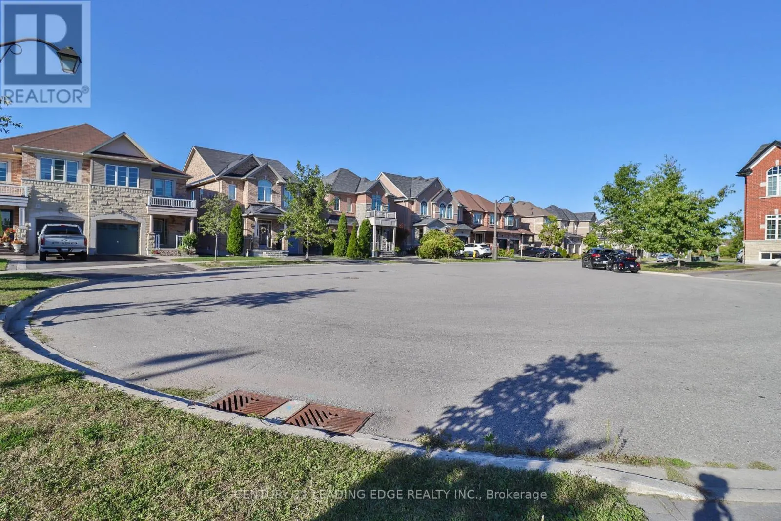 15 ROBERTDALE COURT