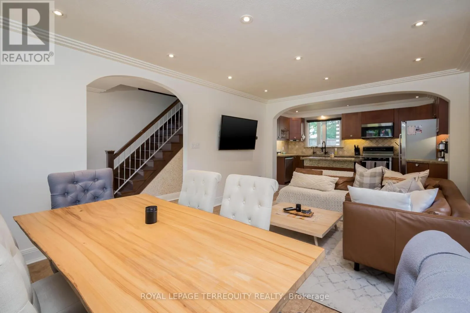 290 MANCHESTER DRIVE