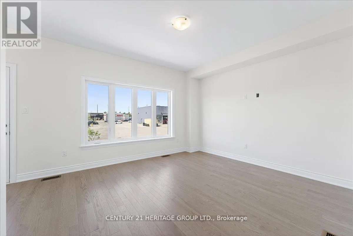 6 ELGIN COURT