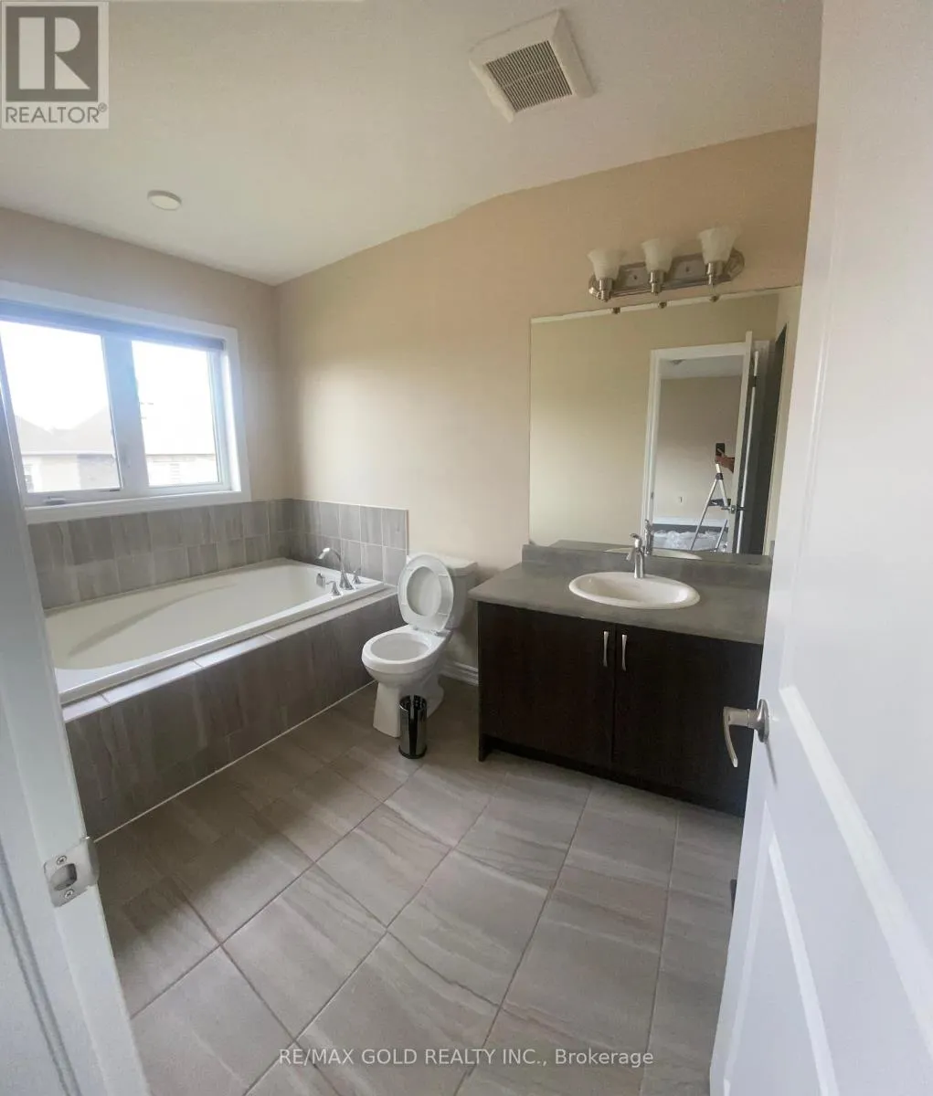 2242 GRAINGER LOOP