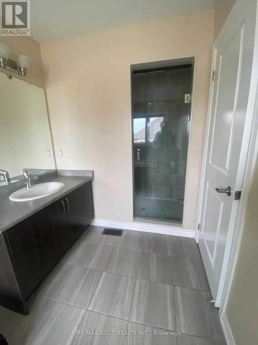 2242 GRAINGER LOOP