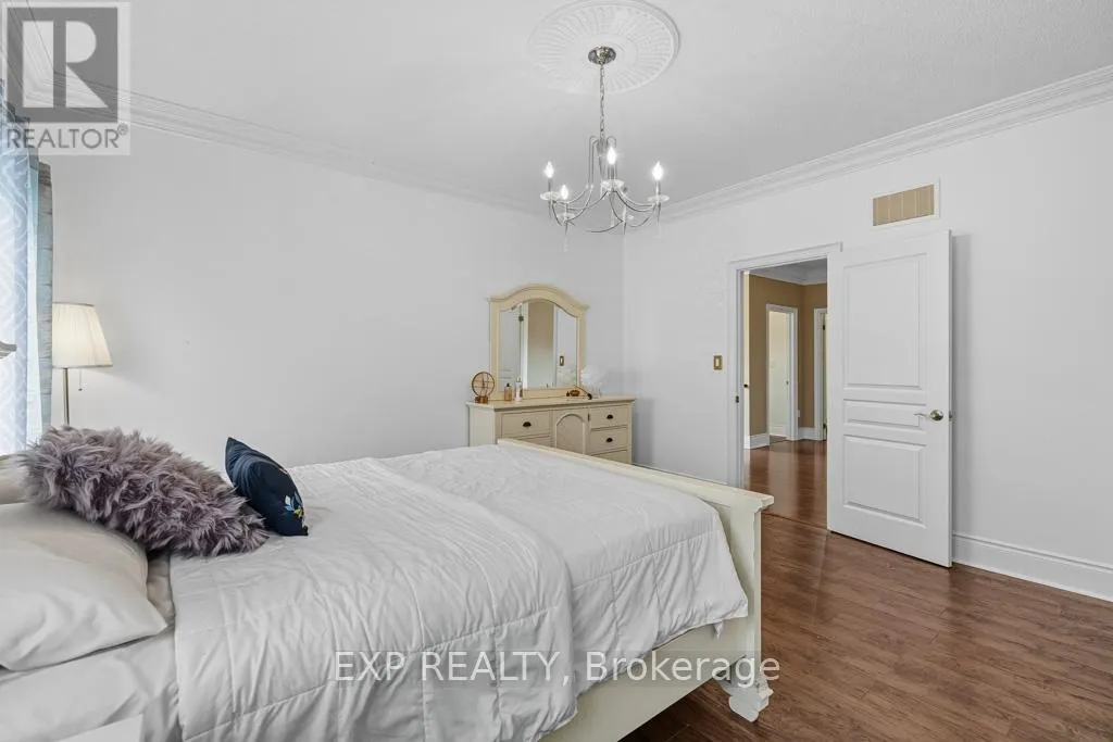 22 LONGTHORPE COURT