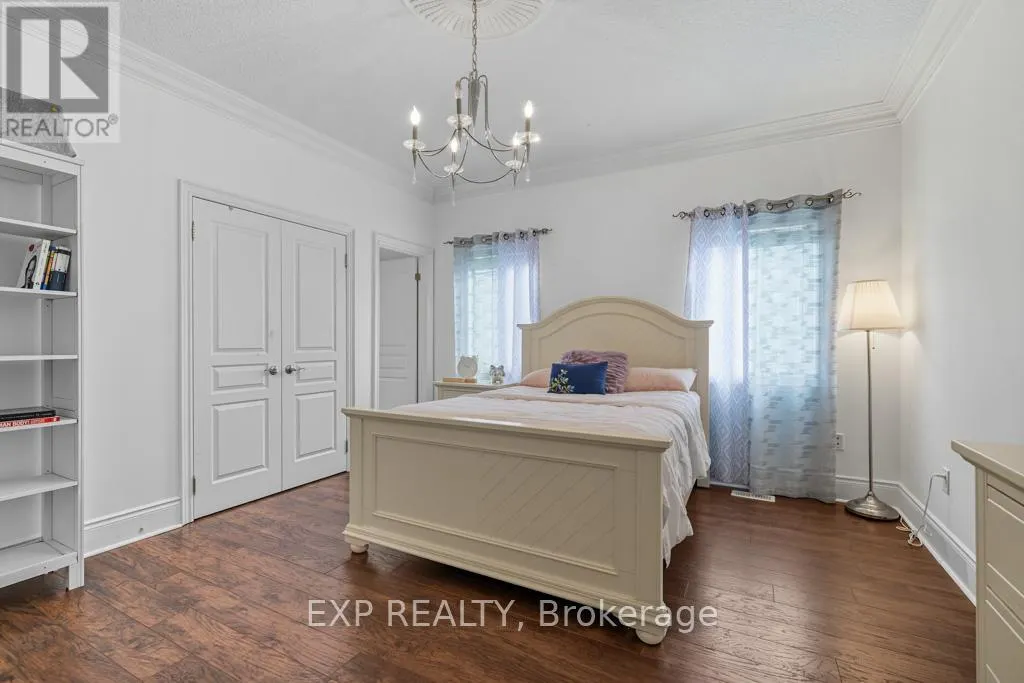 22 LONGTHORPE COURT