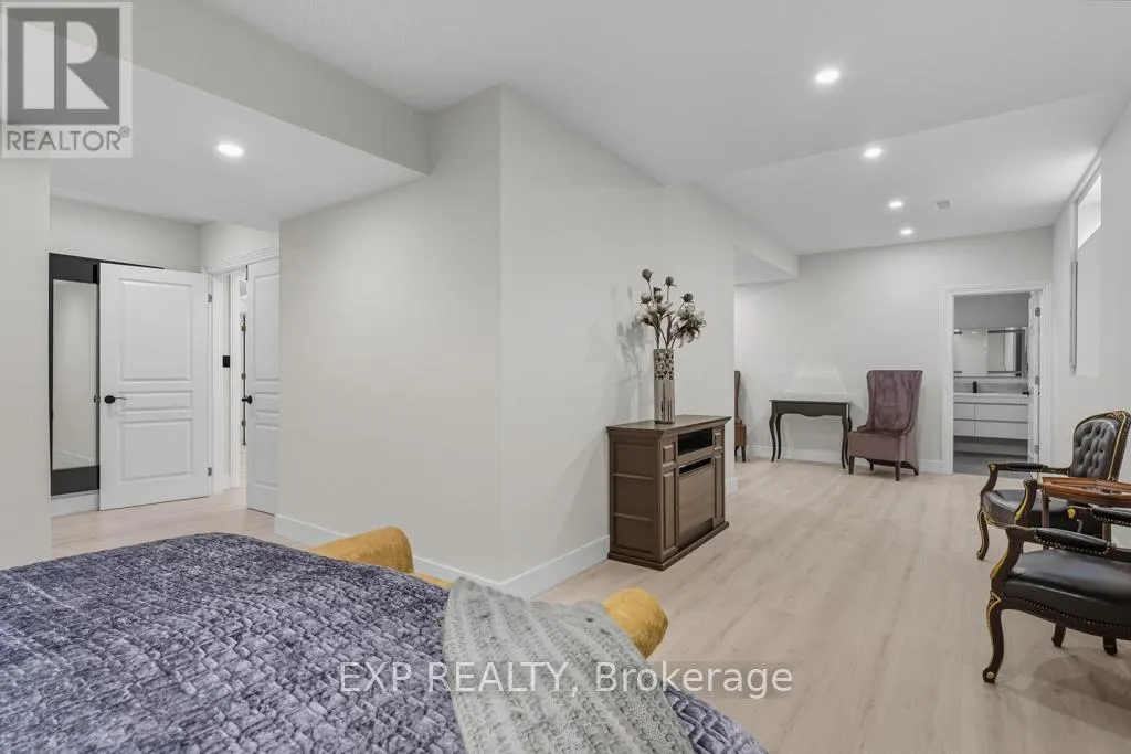 22 LONGTHORPE COURT