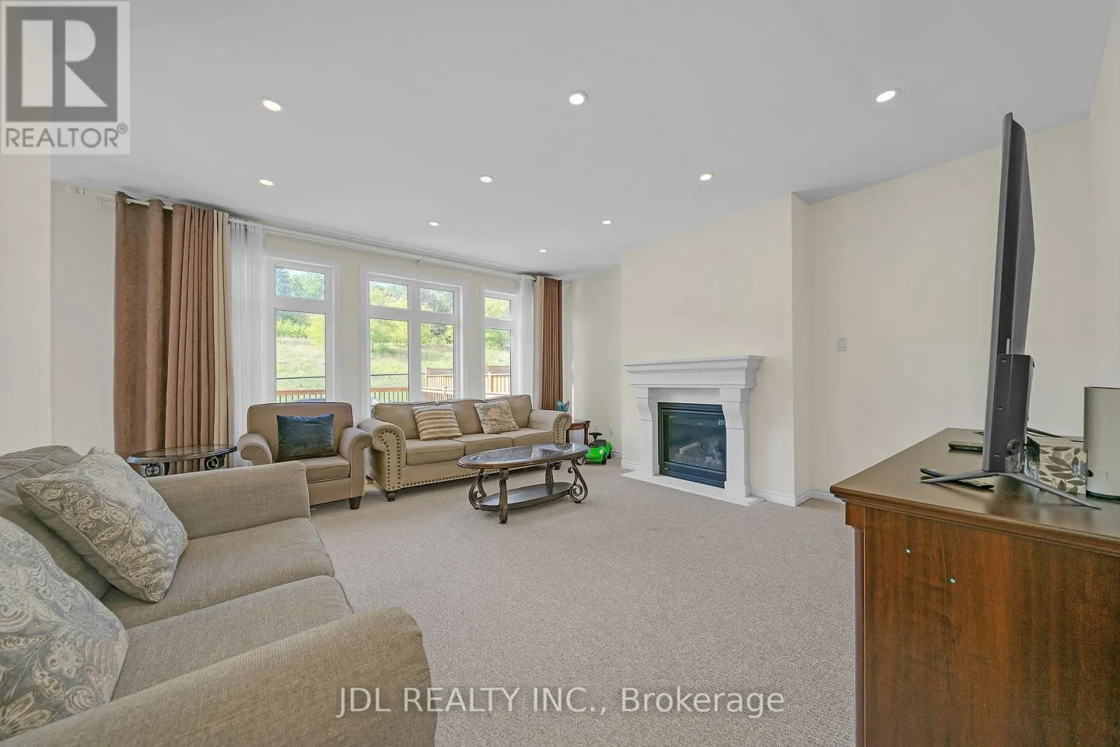 12 PRUNELLA CRESCENT