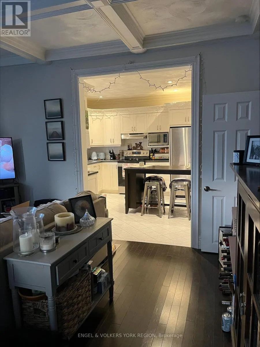 2 - 85 PROSPECT STREET W