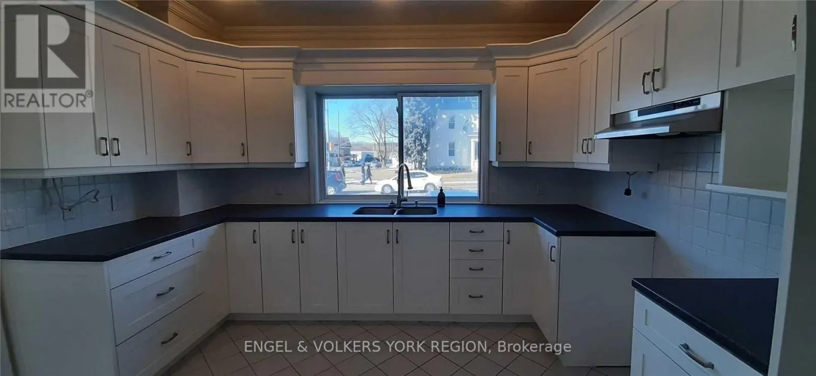 2 - 85 PROSPECT STREET W