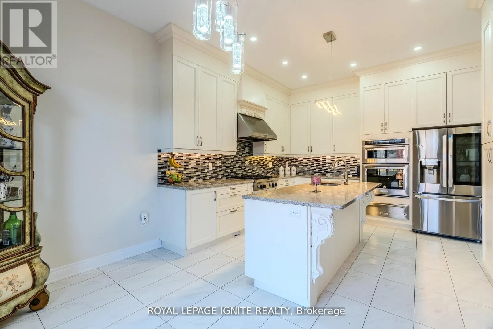 73 KENTWOOD CRESCENT