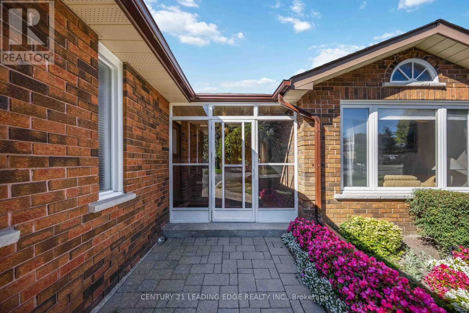 52 ASPEN CRESCENT