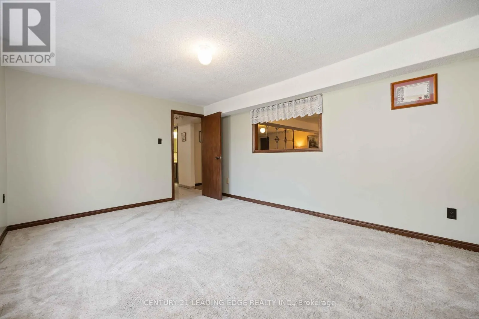 52 ASPEN CRESCENT