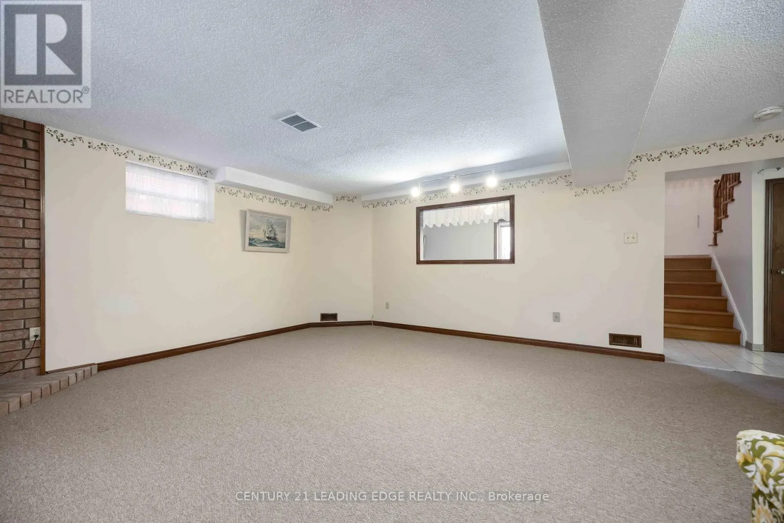52 ASPEN CRESCENT