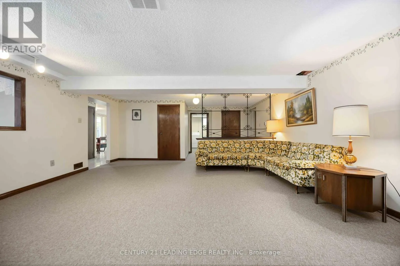 52 ASPEN CRESCENT