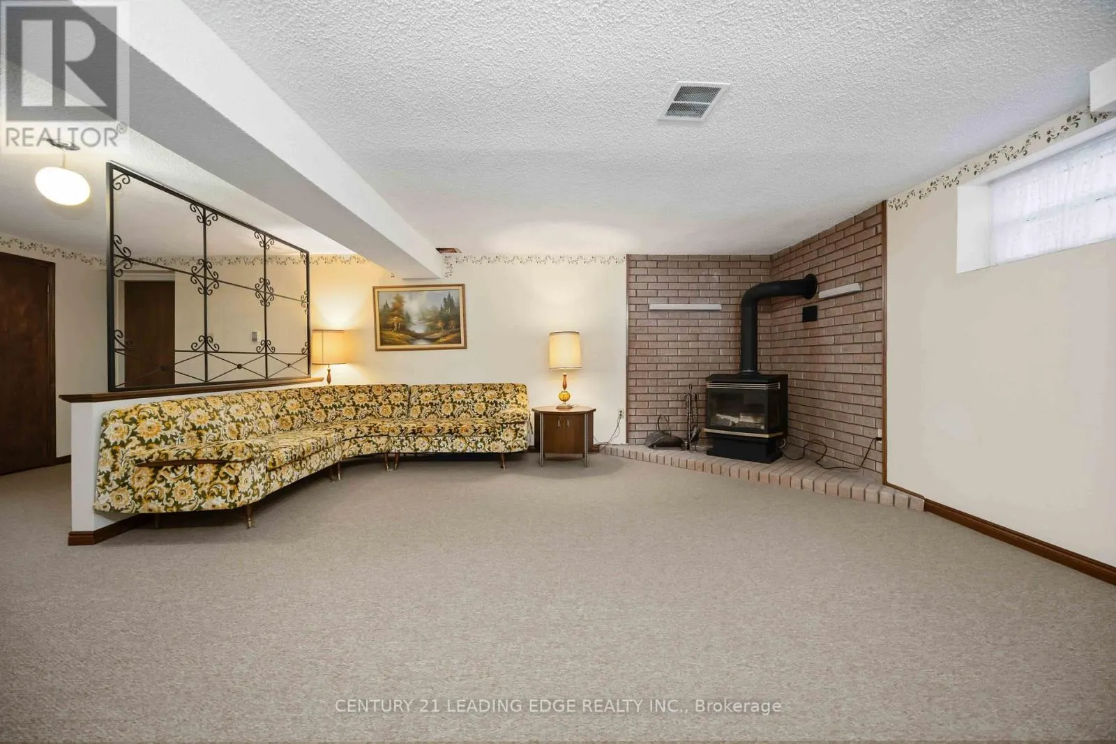 52 ASPEN CRESCENT