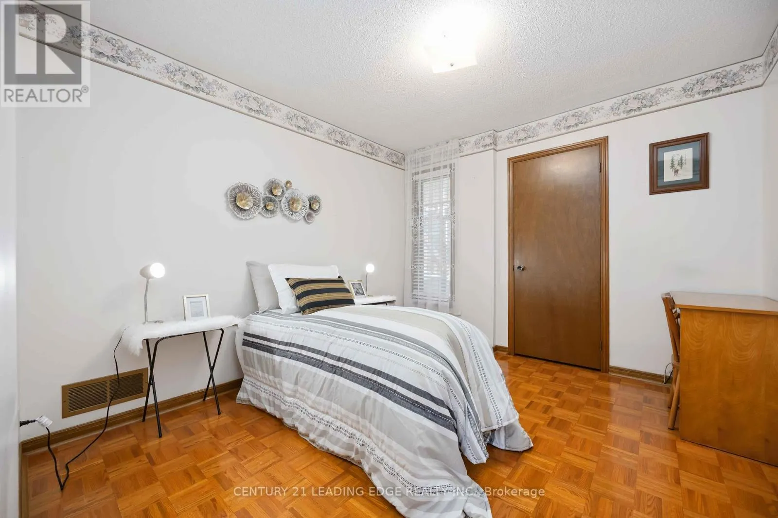 52 ASPEN CRESCENT