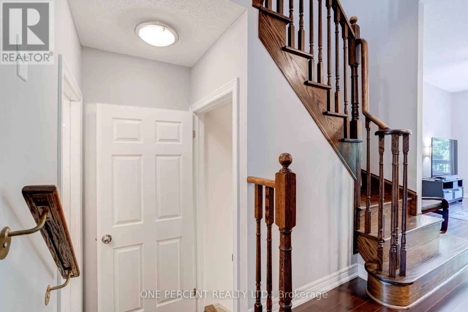707 JOHN COLE COURT