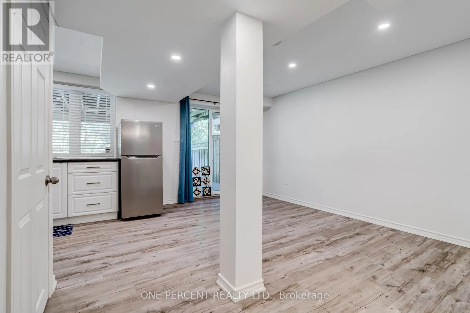 707 JOHN COLE COURT