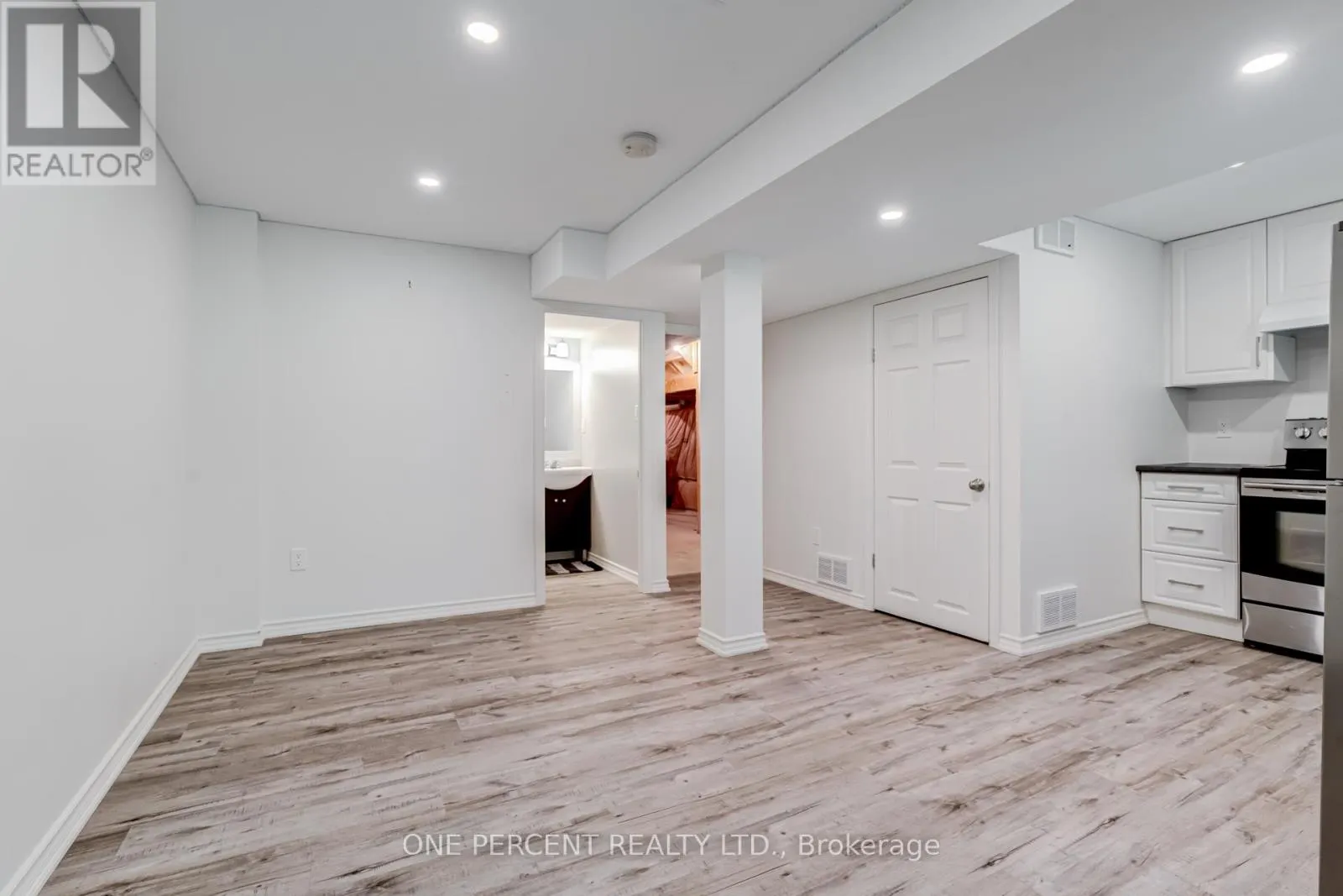 707 JOHN COLE COURT
