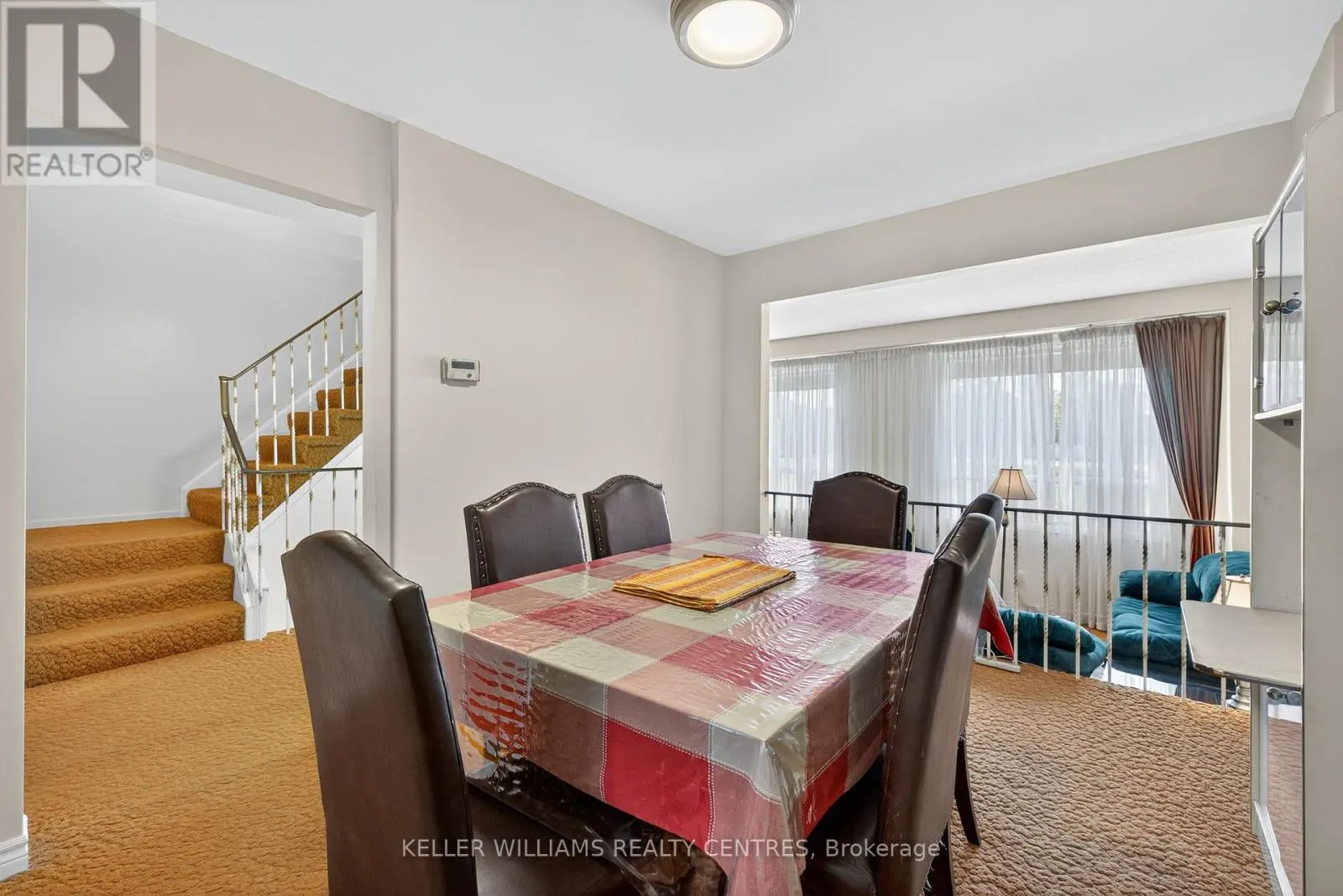 100 POPLAR CRESCENT