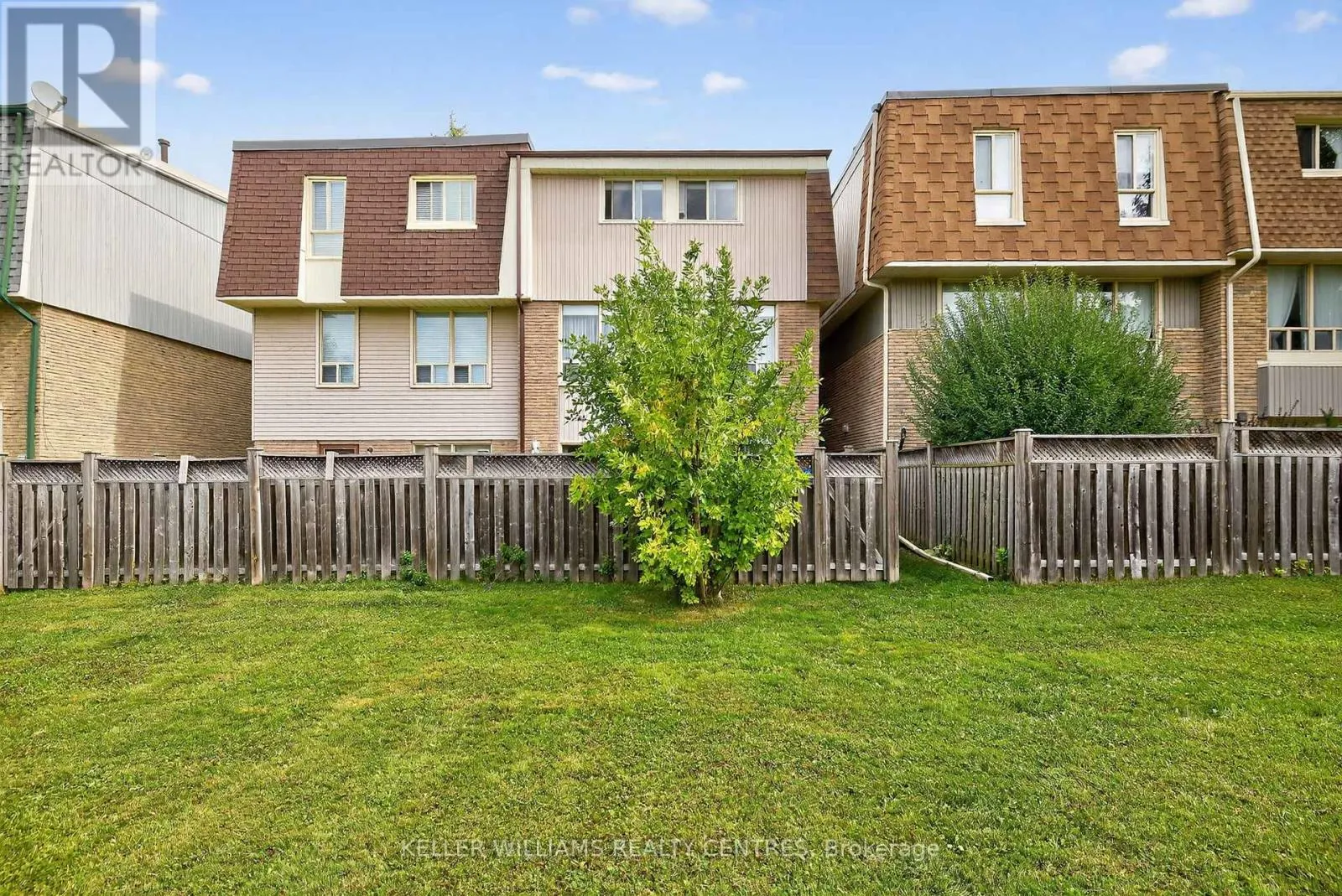 100 POPLAR CRESCENT