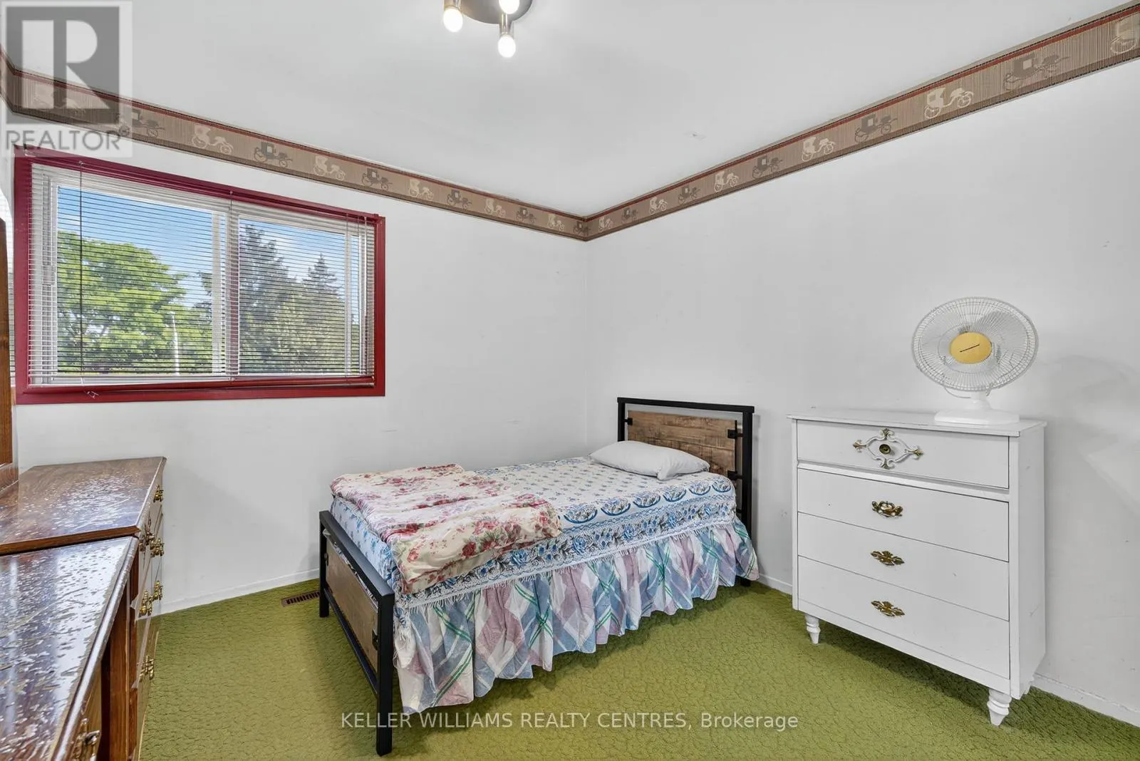100 POPLAR CRESCENT