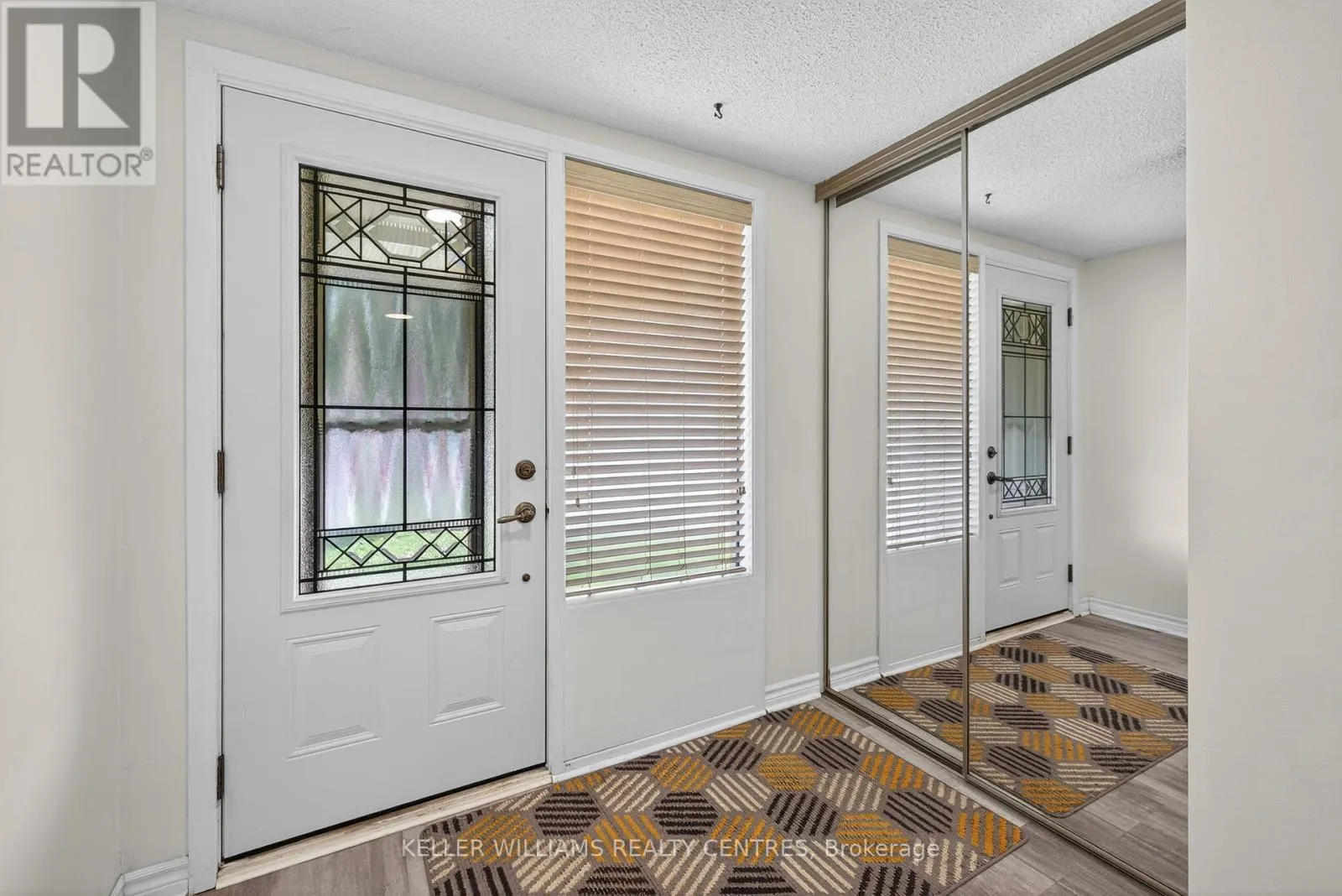100 POPLAR CRESCENT
