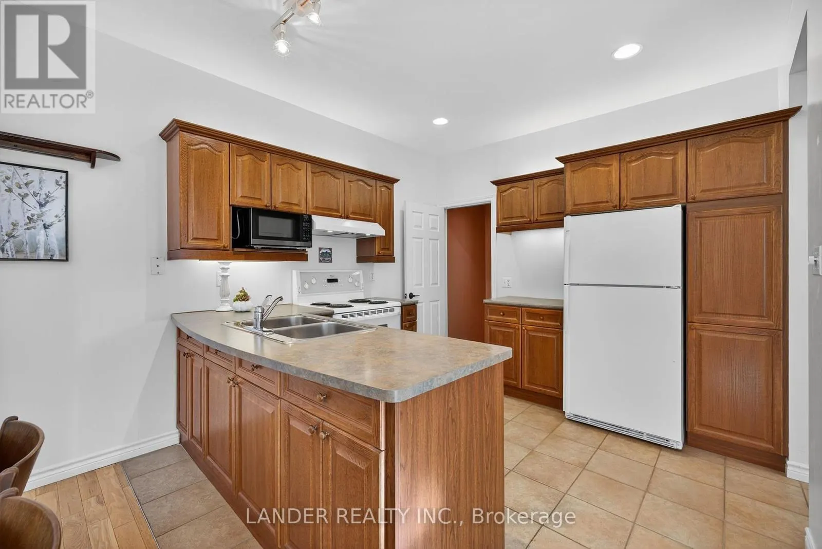 302 SHERIDAN COURT